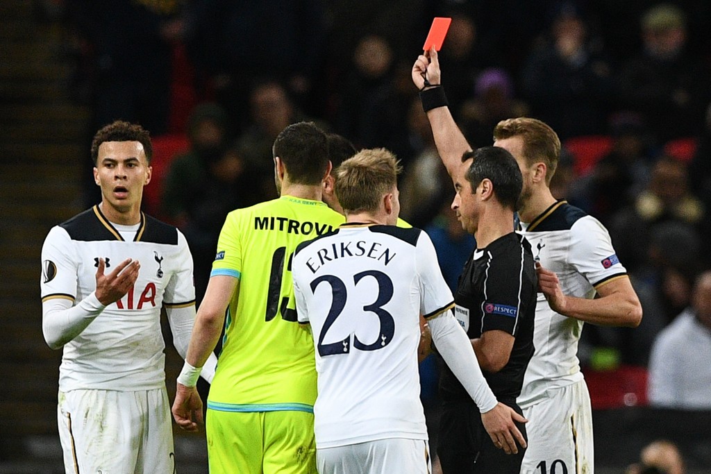 Tottenham 4-0 Everton: Một Đêm Không Thể Quên tại White Hart Lane